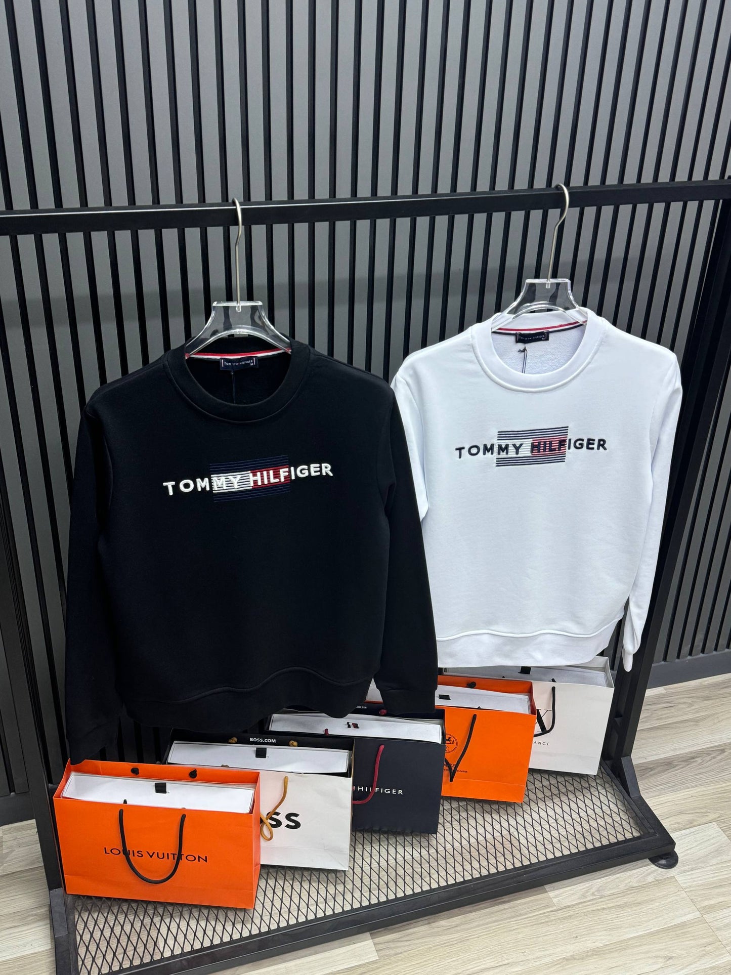 White Tommy Hilfiger Sweatshirt